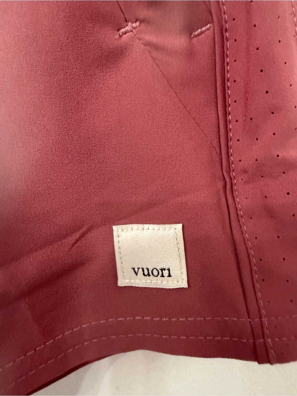 Vuori Women's Maroon Athletic Zip-Pocket Shorts XS - Picture 6 of 11